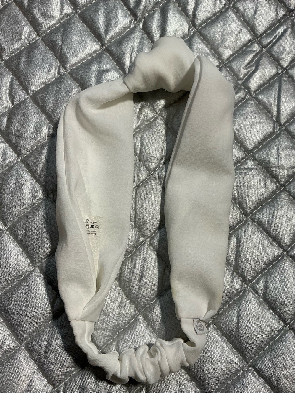 Lululemon knot White Twist Knotted Headband one size